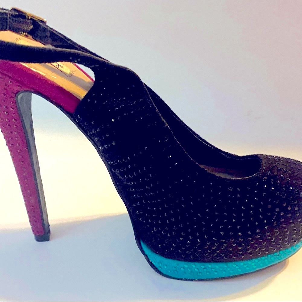 Women’s Size 8  rhinestone heel